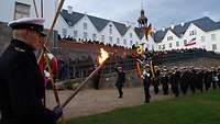 Gelöbnis vor dem Plöner Schloss