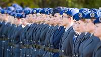 Angetretene Soldaten vom Sanitätsregiment in Freyburg