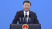 Chinas Präsident Xi Jinping am Rednerpult