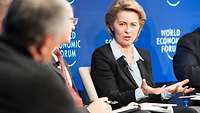 Von der Leyen beim Wirtschaftsforum