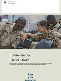 Titelbild der Publikation „Ergebnisse der Barrier-Studie“ mit Foto von einer deutschen Soldatin im Gespräch