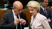 Le Drian und von der Leyen im Gespräch